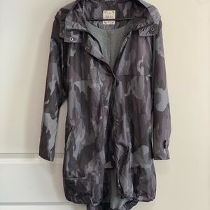 Rain coat Style and company Macys purchase PXL will fit XL grey print. hood.